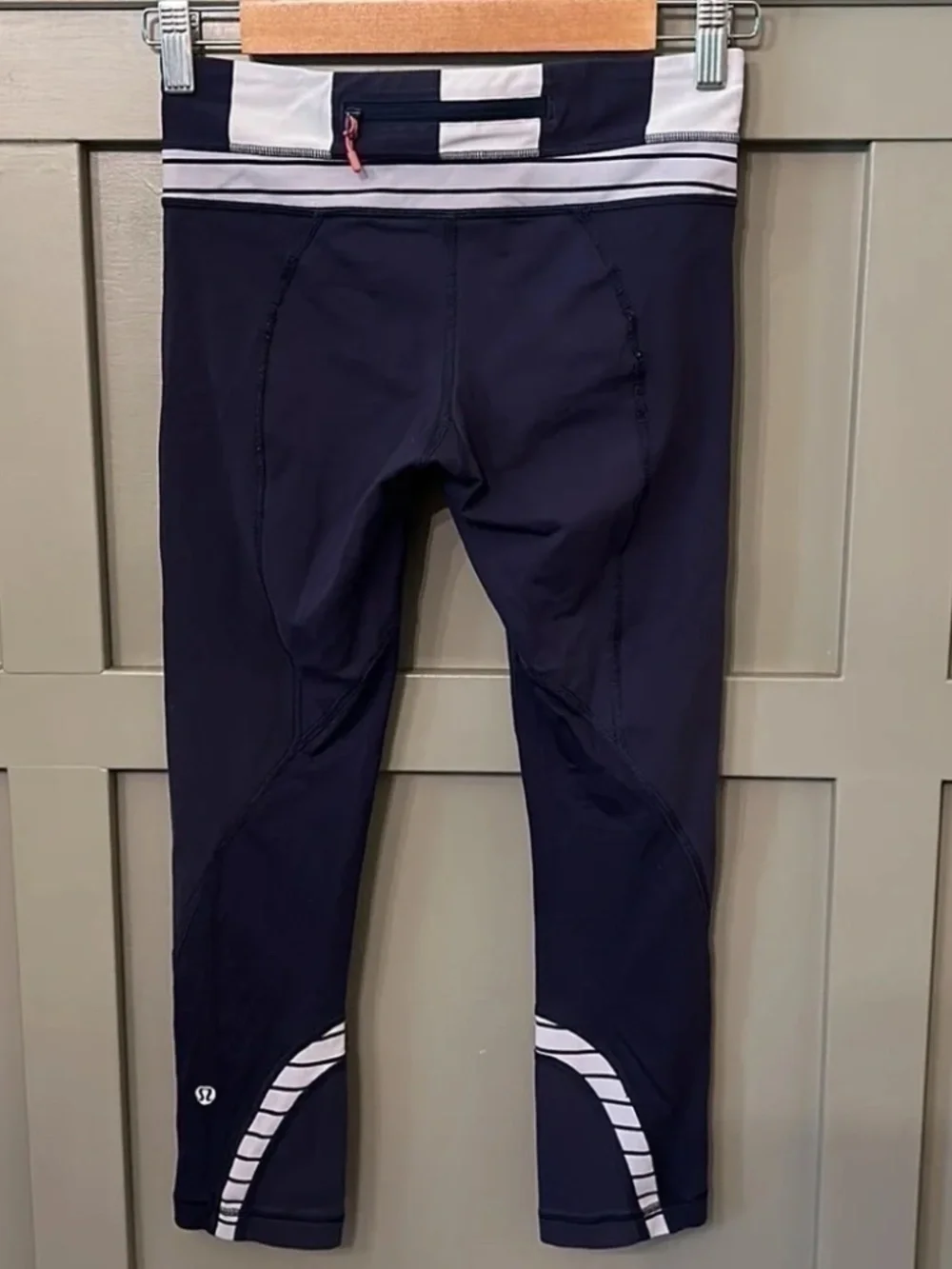Lululemon Run Inspire Crop II Deep Indigo / Wide Bold Stripe Leggings Size 4